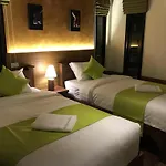 Lana Hotel